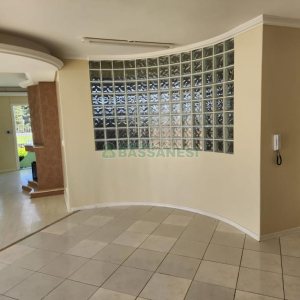 Casa com 205m², 3 dormitórios, 2 vagas, no bairro Cinqüentenário em Caxias do Sul para Comprar