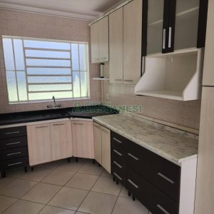 Casa com 205m², 3 dormitórios, 2 vagas, no bairro Cinqüentenário em Caxias do Sul para Comprar