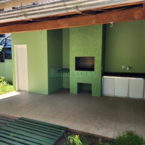 Casa com 205m², 3 dormitórios, 2 vagas, no bairro Cinqüentenário em Caxias do Sul para Comprar