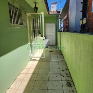 Casa com 205m², 3 dormitórios, 2 vagas, no bairro Cinqüentenário em Caxias do Sul para Comprar