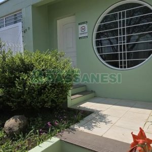 Casa com 205m², 3 dormitórios, 2 vagas, no bairro Cinqüentenário em Caxias do Sul para Comprar