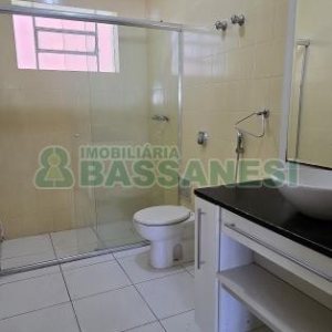 Casa com 205m², 3 dormitórios, 2 vagas, no bairro Cinqüentenário em Caxias do Sul para Comprar