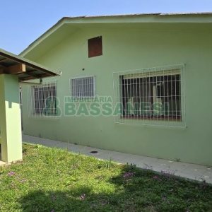 Casa com 205m², 3 dormitórios, 2 vagas, no bairro Cinqüentenário em Caxias do Sul para Comprar