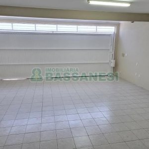 Casa com 205m², 3 dormitórios, 2 vagas, no bairro Cinqüentenário em Caxias do Sul para Comprar