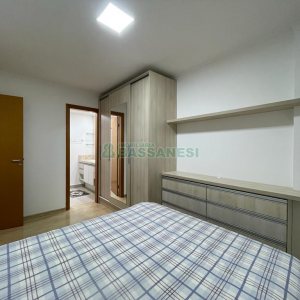 Apto Mobiliado com 71m², 2 dormitórios, 2 vagas, no bairro Madureira em Caxias do Sul para Alugar