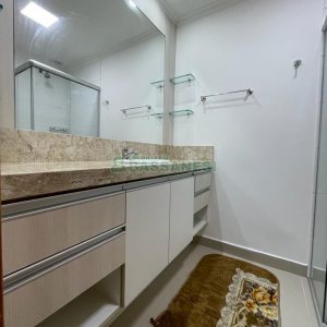 Apto Mobiliado com 71m², 2 dormitórios, 2 vagas, no bairro Madureira em Caxias do Sul para Alugar