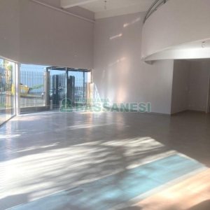 Loja com 233m², no bairro Jardelino Ramos em Caxias do Sul para Alugar