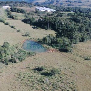 Chácara, 4 dormitórios, 2 vagas, no bairro Vila Seca em Caxias do Sul para Comprar