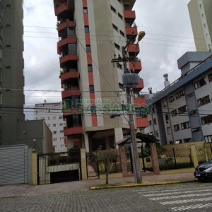 Apartamento com 140m², 3 dormitórios, 1 vaga, no bairro Centro em Caxias do Sul para Comprar