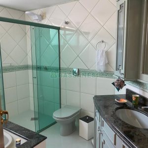 Apartamento com 140m², 3 dormitórios, 1 vaga, no bairro Centro em Caxias do Sul para Comprar