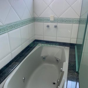 Apartamento com 140m², 3 dormitórios, 1 vaga, no bairro Centro em Caxias do Sul para Comprar