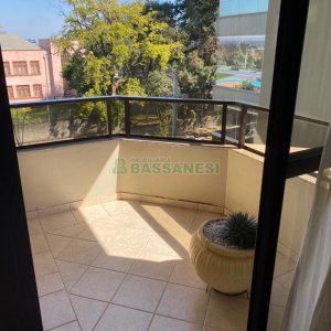 Apartamento com 140m², 3 dormitórios, 1 vaga, no bairro Centro em Caxias do Sul para Comprar