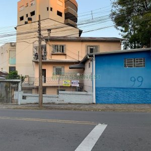 Casa com 387m², 1 dormitório, 2 vagas, no bairro Santa Catarina em Caxias do Sul para Comprar