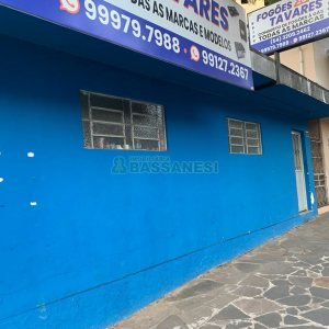 Casa com 387m², 1 dormitório, 2 vagas, no bairro Santa Catarina em Caxias do Sul para Comprar