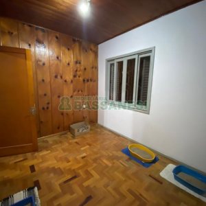 Casa com 387m², 1 dormitório, 2 vagas, no bairro Santa Catarina em Caxias do Sul para Comprar