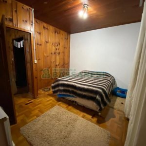 Casa com 387m², 1 dormitório, 2 vagas, no bairro Santa Catarina em Caxias do Sul para Comprar