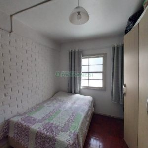 Casa com 387m², 1 dormitório, 2 vagas, no bairro Santa Catarina em Caxias do Sul para Comprar