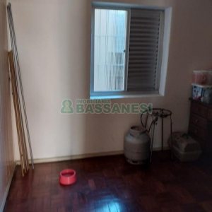 Casa com 387m², 1 dormitório, 2 vagas, no bairro Santa Catarina em Caxias do Sul para Comprar