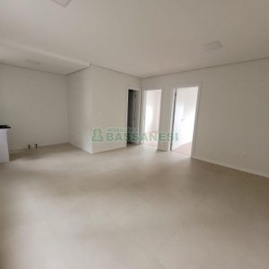 Apartamento com 55m², 2 dormitórios, 1 vaga, no bairro São Leopoldo em Caxias do Sul para Alugar