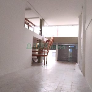 Loja com 450m², no bairro São Pelegrino em Caxias do Sul para Alugar