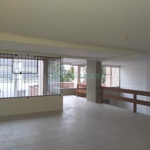 Loja com 450m², no bairro São Pelegrino em Caxias do Sul para Alugar
