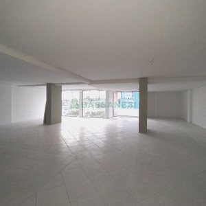 Loja com 450m², no bairro São Pelegrino em Caxias do Sul para Alugar