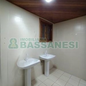 Loja com 450m², no bairro São Pelegrino em Caxias do Sul para Alugar