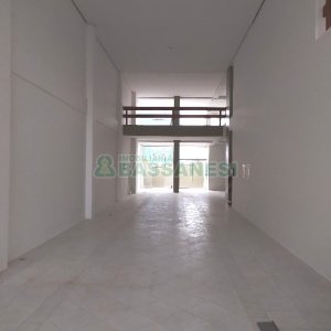 Loja com 450m², no bairro São Pelegrino em Caxias do Sul para Alugar