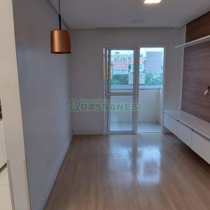 Apto Mobiliado com 67m², 2 dormitórios, 1 vaga, no bairro Kayser em Caxias do Sul para Comprar