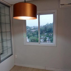 Apto Mobiliado com 67m², 2 dormitórios, 1 vaga, no bairro Kayser em Caxias do Sul para Comprar