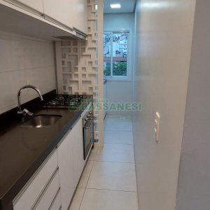 Apto Mobiliado com 67m², 2 dormitórios, 1 vaga, no bairro Kayser em Caxias do Sul para Comprar
