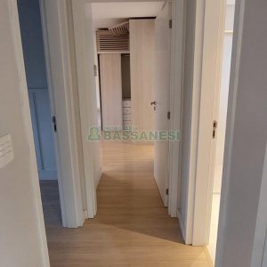 Apto Mobiliado com 67m², 2 dormitórios, 1 vaga, no bairro Kayser em Caxias do Sul para Comprar