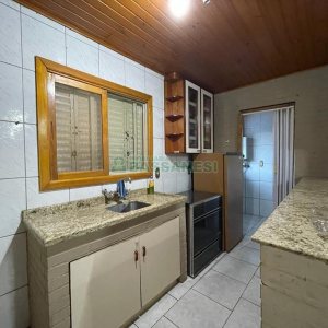 Casa Mobiliada com 130m², 3 dormitórios, 2 vagas, no bairro Linha 40 em Caxias do Sul para Alugar