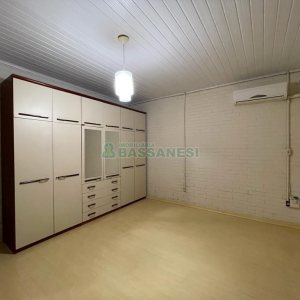 Casa Mobiliada com 130m², 3 dormitórios, 2 vagas, no bairro Linha 40 em Caxias do Sul para Alugar