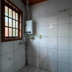 Casa Mobiliada com 130m², 3 dormitórios, 2 vagas, no bairro Linha 40 em Caxias do Sul para Alugar