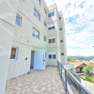 Apartamento com 52m², 2 dormitórios, 1 vaga, no bairro São Leopoldo em Caxias do Sul para Alugar