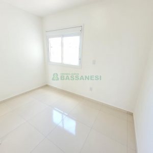 Apartamento com 52m², 2 dormitórios, 1 vaga, no bairro São Leopoldo em Caxias do Sul para Alugar