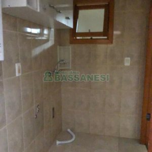 Casa com 80m², 2 dormitórios, 1 vaga, no bairro Desvio Rizzo em Caxias do Sul para Comprar