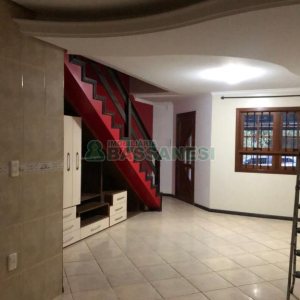 Casa com 80m², 2 dormitórios, 1 vaga, no bairro Desvio Rizzo em Caxias do Sul para Comprar