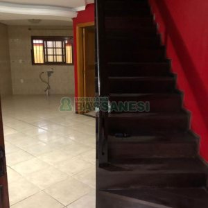 Casa com 80m², 2 dormitórios, 1 vaga, no bairro Desvio Rizzo em Caxias do Sul para Comprar