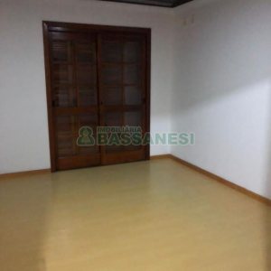 Casa com 80m², 2 dormitórios, 1 vaga, no bairro Desvio Rizzo em Caxias do Sul para Comprar