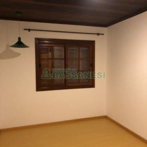 Casa com 80m², 2 dormitórios, 1 vaga, no bairro Desvio Rizzo em Caxias do Sul para Comprar