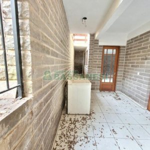 Casa com 407m², 5 dormitórios, 3 vagas, no bairro Santa Catarina em Caxias do Sul para Comprar