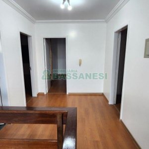 Casa com 407m², 5 dormitórios, 3 vagas, no bairro Santa Catarina em Caxias do Sul para Comprar