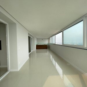 Apto/Cobertura com 197m², 3 dormitórios, 4 vagas, no bairro Universitário em Caxias do Sul para Comprar