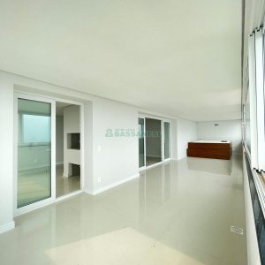 Apto/Cobertura com 197m², 3 dormitórios, 4 vagas, no bairro Universitário em Caxias do Sul para Comprar