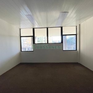 Loja com 568m², no bairro São Pelegrino em Caxias do Sul para Alugar