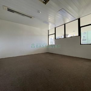 Loja com 568m², no bairro São Pelegrino em Caxias do Sul para Alugar