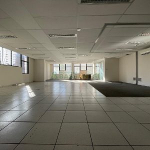 Loja com 568m², no bairro São Pelegrino em Caxias do Sul para Alugar