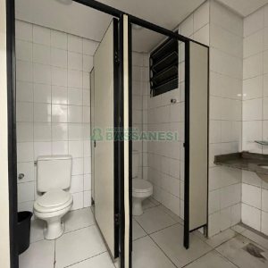 Loja com 568m², no bairro São Pelegrino em Caxias do Sul para Alugar